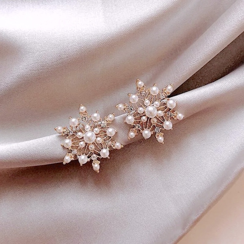 Pearl Diamond Snowflake Dainty Christmas Winter Holiday Gift 925 Sterling Silver
